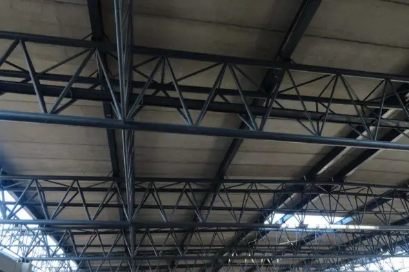 概述使用网架在建筑行业中的优势体现